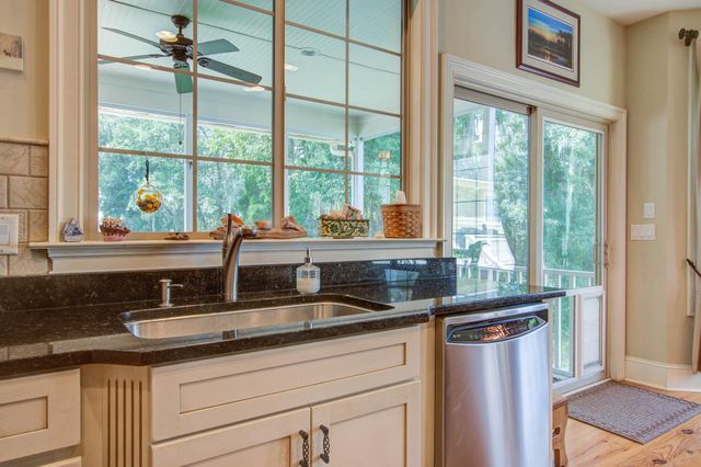 8657 Refuge Point Circle, North Charleston, SC 29420