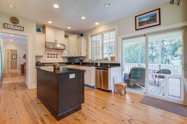 8657 Refuge Point Circle, North Charleston, SC 29420