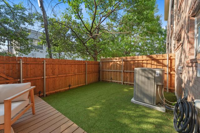 4007 Brownstone Court, Dallas, TX 75204
