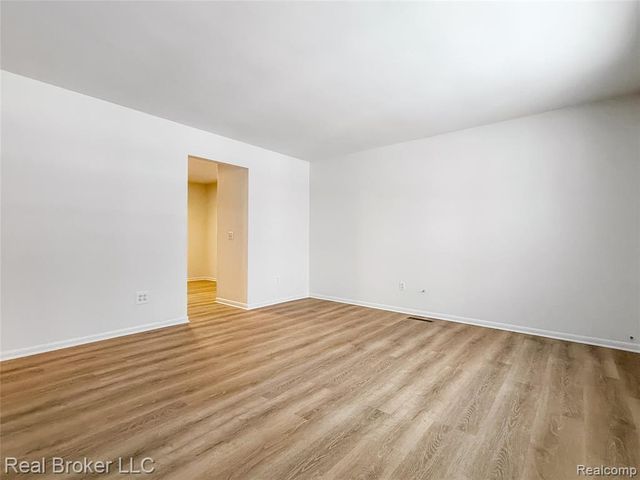 5611 Miriam Drive, Saginaw, MI 48601