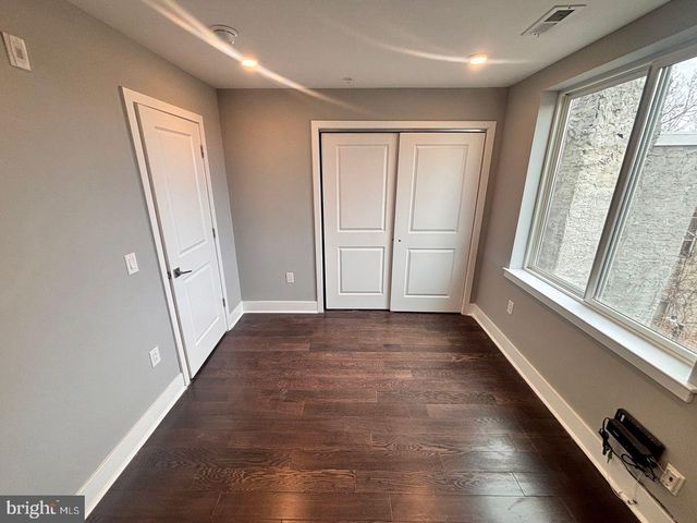 3255 RIDGE AVE, Philadelphia, PA 19132