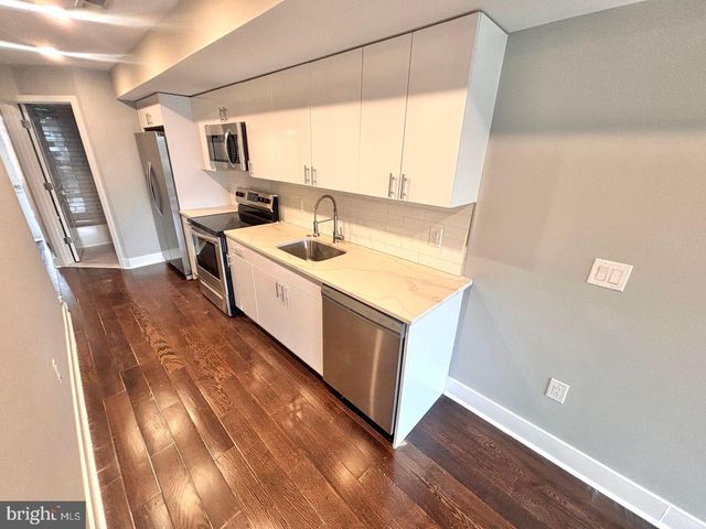 3255 RIDGE AVE, Philadelphia, PA 19132