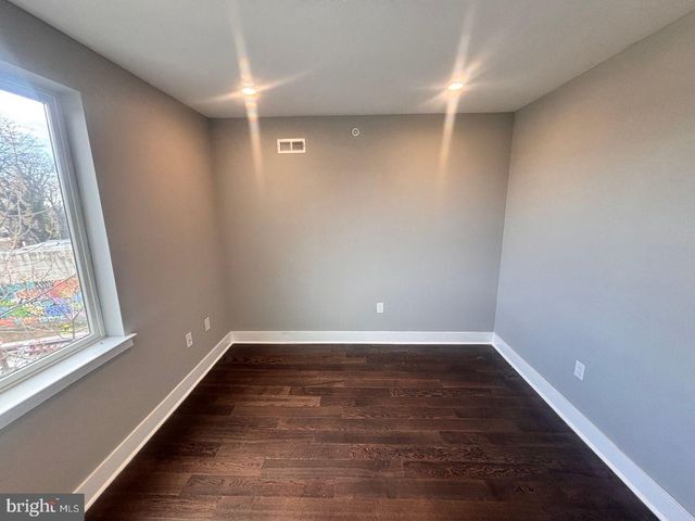 3255 RIDGE AVE, Philadelphia, PA 19132