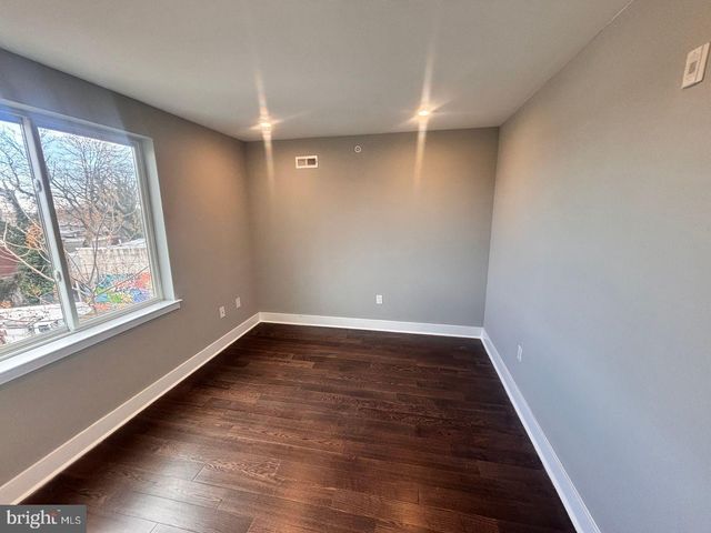 3255 RIDGE AVE, Philadelphia, PA 19132