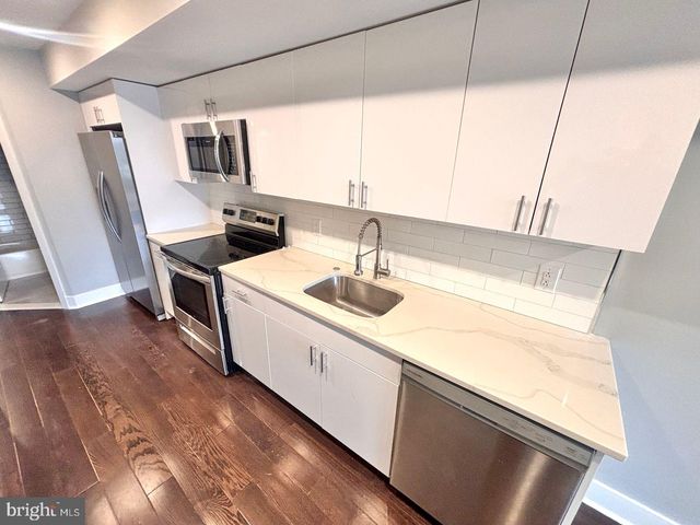 3255 RIDGE AVE, Philadelphia, PA 19132