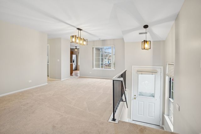 1975 Windsong Drive, Schaumburg, IL 60194
