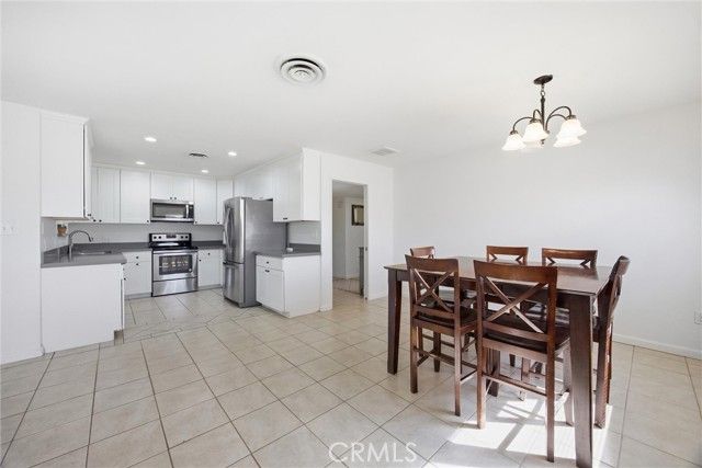 2505 Courtleigh, Bakersfield, CA 93309