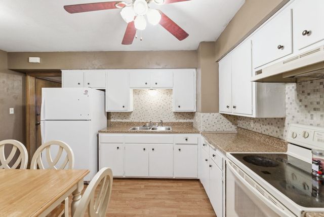 723 N Chipper Ln, Wichita, KS 67212