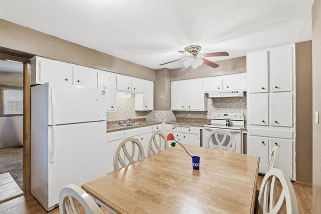 723 N Chipper Ln, Wichita, KS 67212