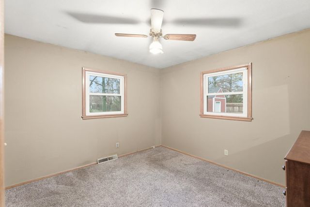 723 N Chipper Ln, Wichita, KS 67212