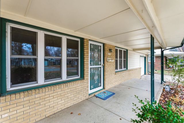 723 N Chipper Ln, Wichita, KS 67212