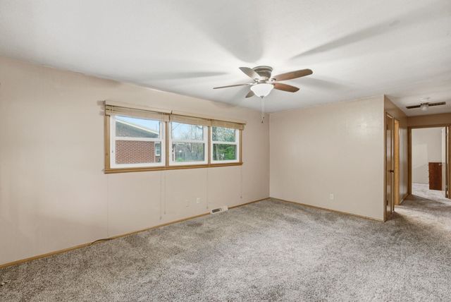 723 N Chipper Ln, Wichita, KS 67212