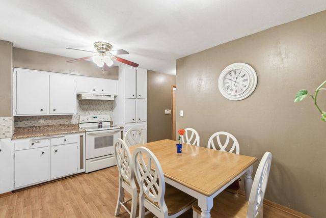 723 N Chipper Ln, Wichita, KS 67212