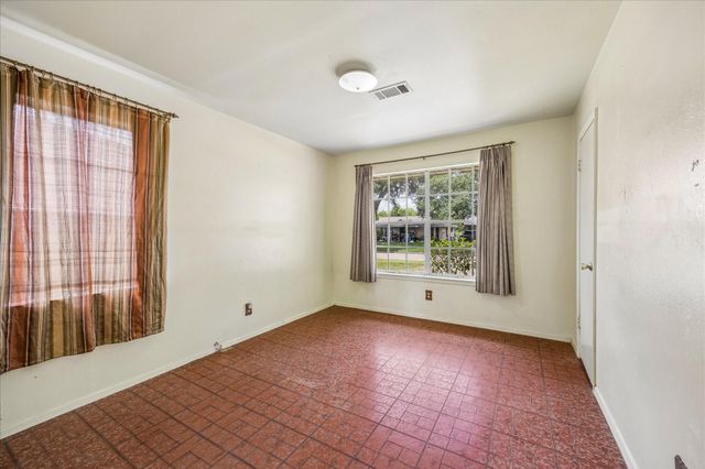 4619 Pinebrook Lane, Houston, TX 77053