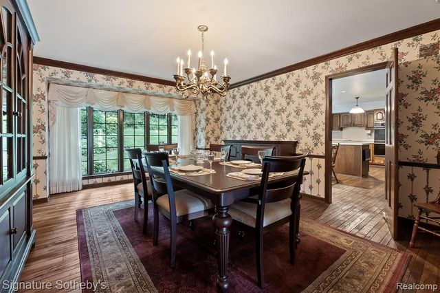 251 Woodwind Drive, Bloomfield Hills, MI 48304