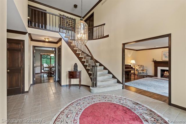 251 Woodwind Drive, Bloomfield Hills, MI 48304