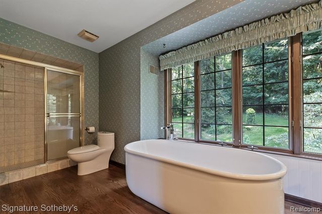 251 Woodwind Drive, Bloomfield Hills, MI 48304