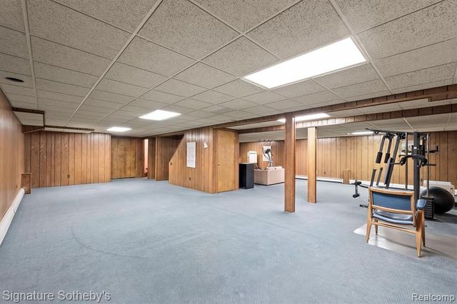251 Woodwind Drive, Bloomfield Hills, MI 48304