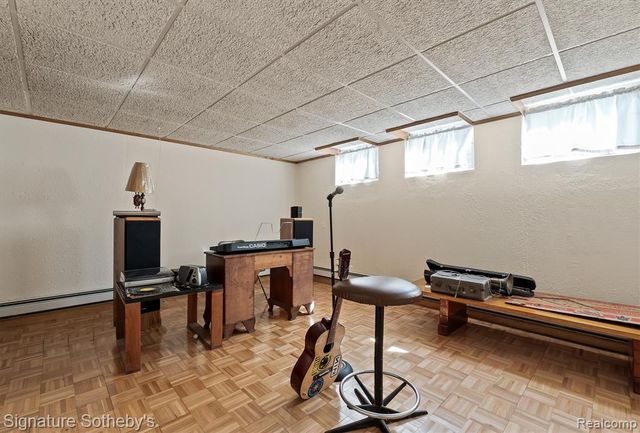 251 Woodwind Drive, Bloomfield Hills, MI 48304