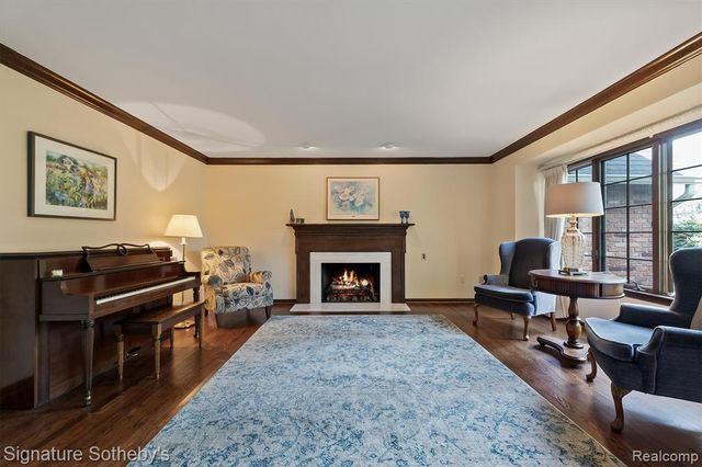 251 Woodwind Drive, Bloomfield Hills, MI 48304