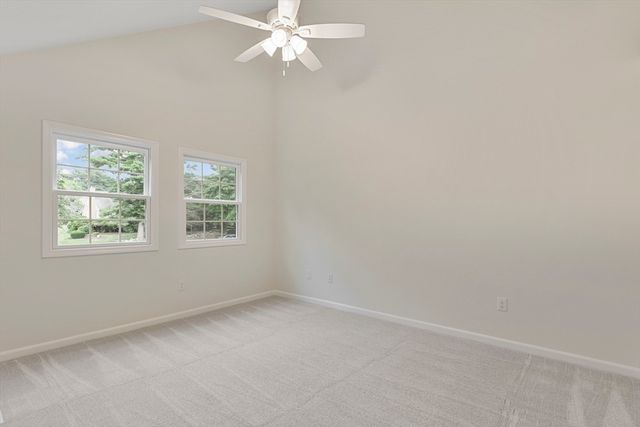 11 Rosewood Ln 11, Hopkinton, MA 01748