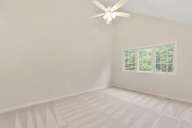 11 Rosewood Ln 11, Hopkinton, MA 01748