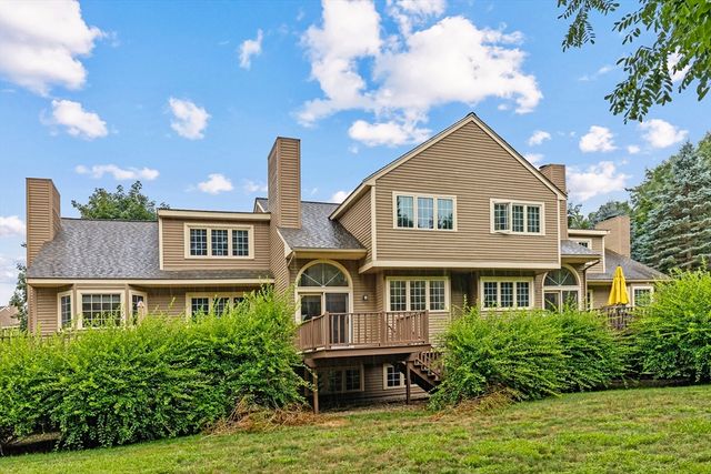 11 Rosewood Ln 11, Hopkinton, MA 01748