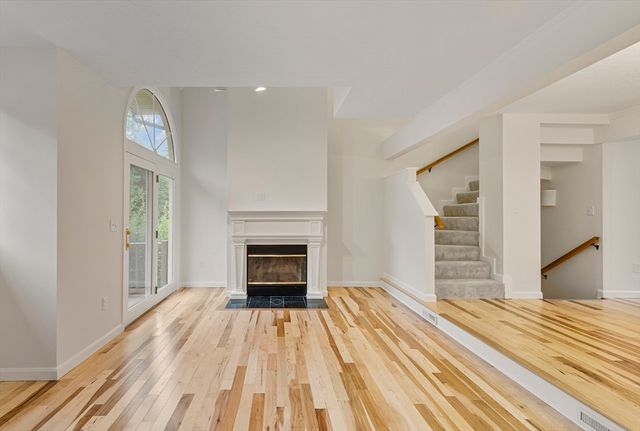 11 Rosewood Ln 11, Hopkinton, MA 01748