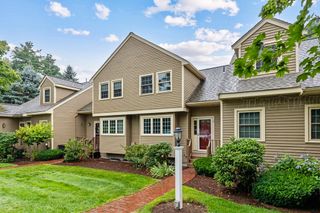 11 Rosewood Ln 11, Hopkinton, MA 01748