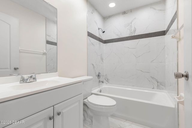 8 Aston Circle, Ormond Beach, FL 32174