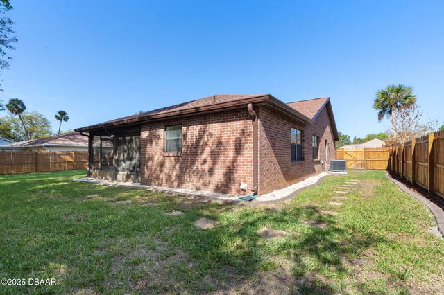 8 Aston Circle, Ormond Beach, FL 32174