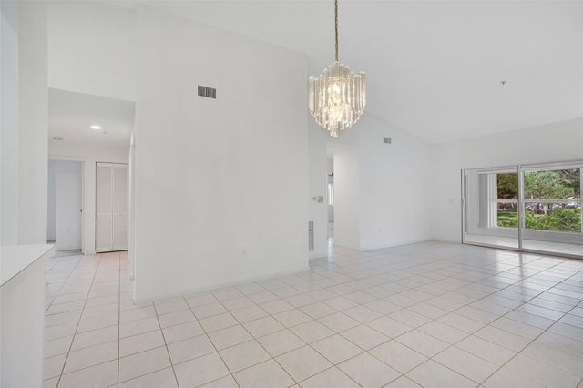 5876 Regal Glen Drive 201, Boynton Beach, FL 33437