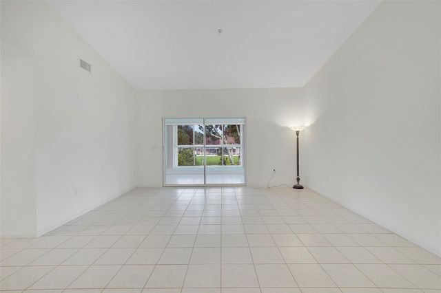 5876 Regal Glen Drive 201, Boynton Beach, FL 33437