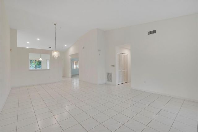 5876 Regal Glen Drive 201, Boynton Beach, FL 33437