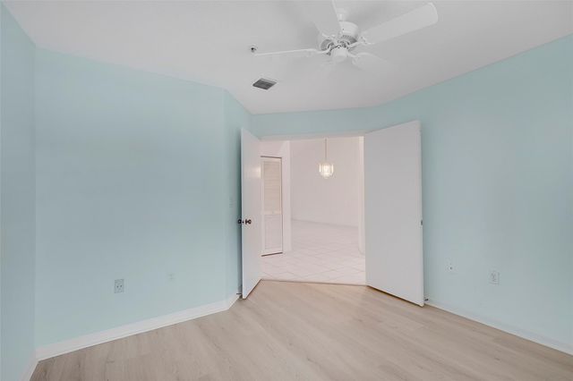 5876 Regal Glen Drive 201, Boynton Beach, FL 33437