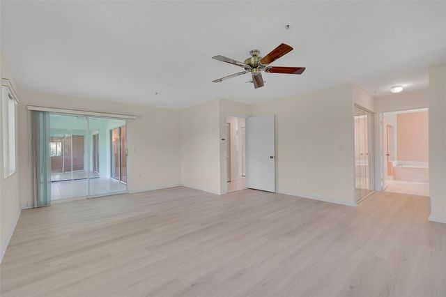 5876 Regal Glen Drive 201, Boynton Beach, FL 33437