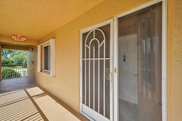5876 Regal Glen Drive 201, Boynton Beach, FL 33437