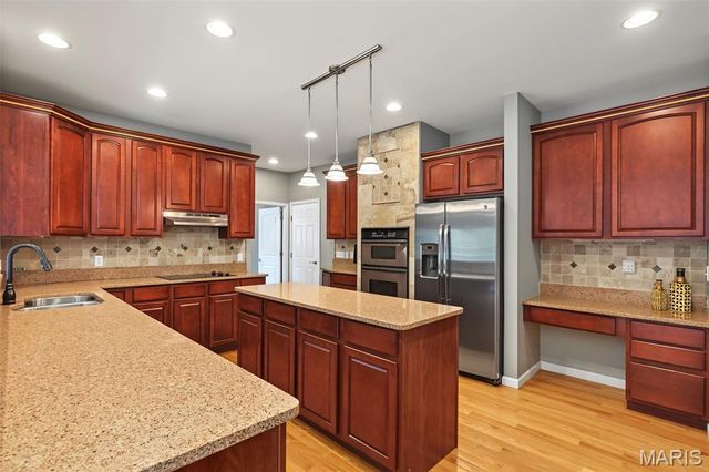 1052 Brook Mont Drive, O'fallon, MO 63366