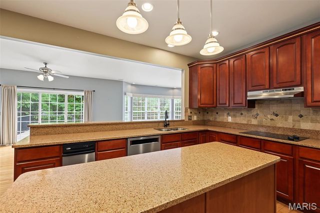 1052 Brook Mont Drive, O'fallon, MO 63366