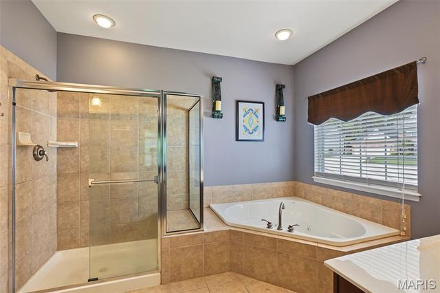 1052 Brook Mont Drive, O'fallon, MO 63366