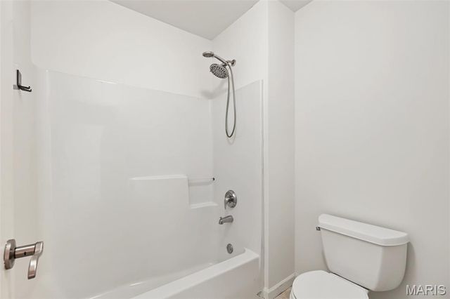 1052 Brook Mont Drive, O'fallon, MO 63366