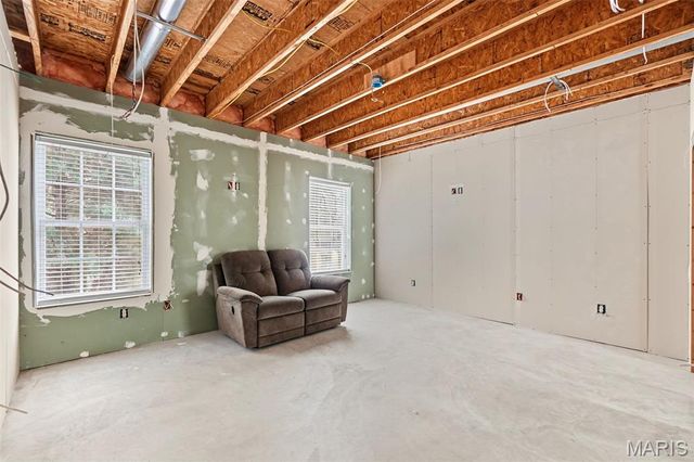 1052 Brook Mont Drive, O'fallon, MO 63366