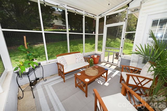 236 17th Avenue SE, Hickory, NC 28602