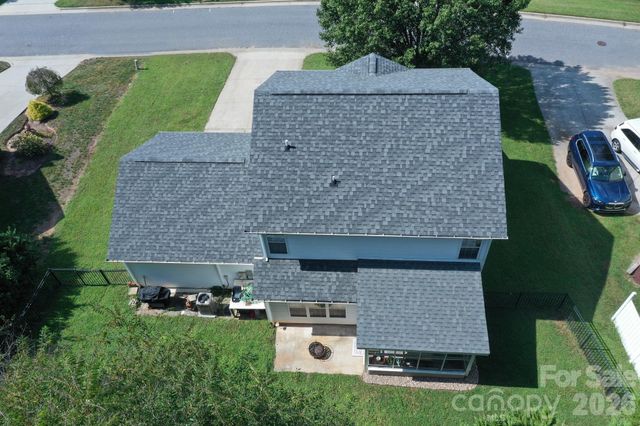 236 17th Avenue SE, Hickory, NC 28602