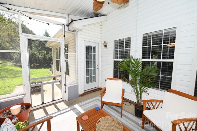 236 17th Avenue SE, Hickory, NC 28602