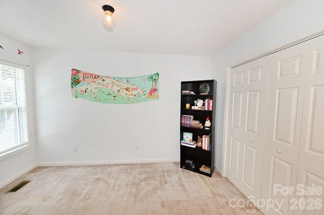 236 17th Avenue SE, Hickory, NC 28602