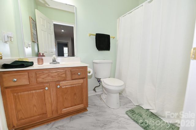 236 17th Avenue SE, Hickory, NC 28602