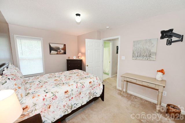 236 17th Avenue SE, Hickory, NC 28602