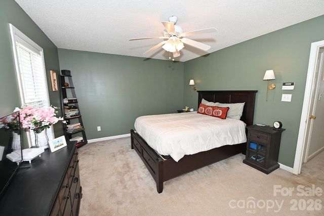 236 17th Avenue SE, Hickory, NC 28602
