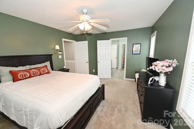 236 17th Avenue SE, Hickory, NC 28602